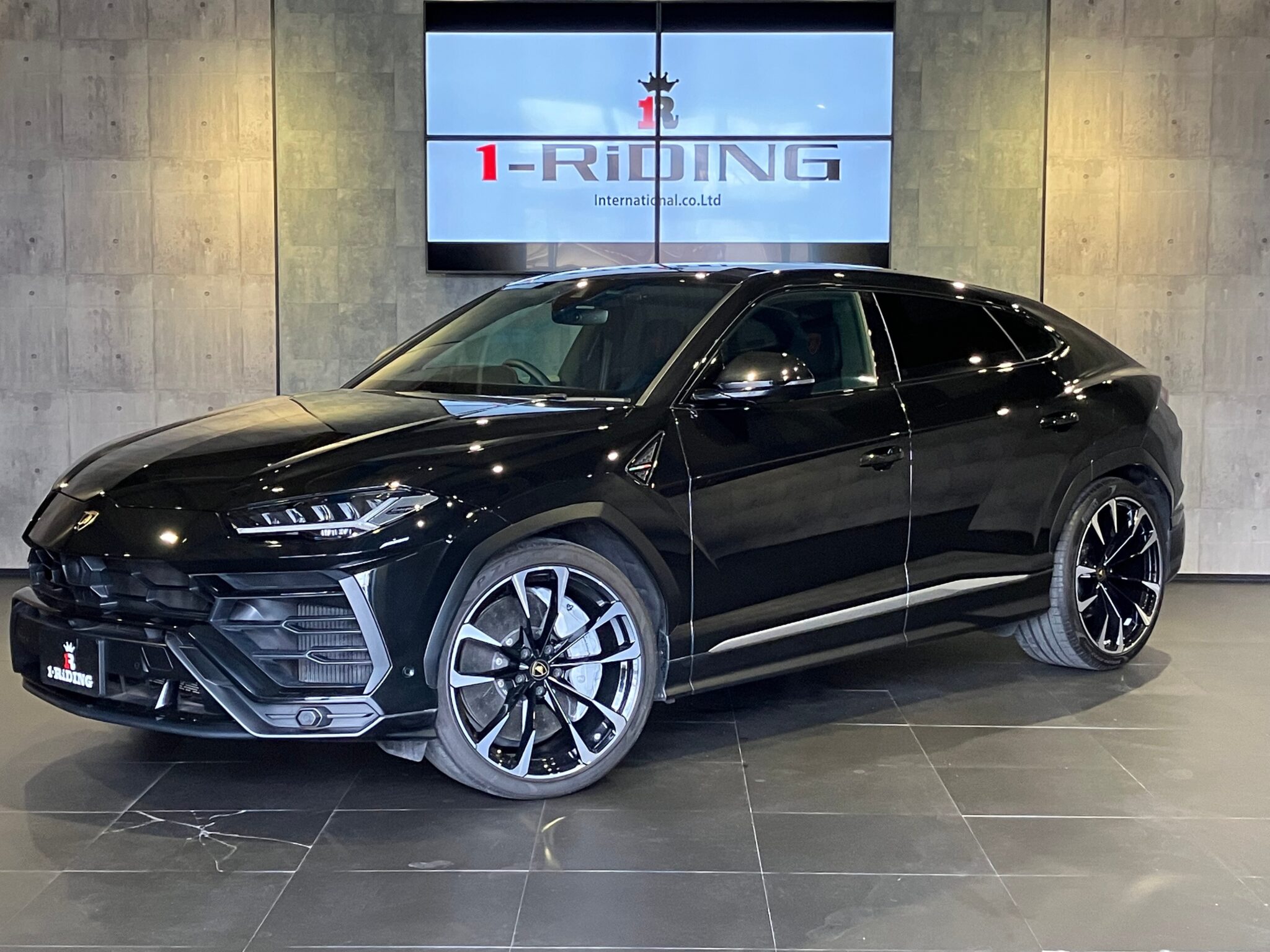 ランボルギーニ ウルス